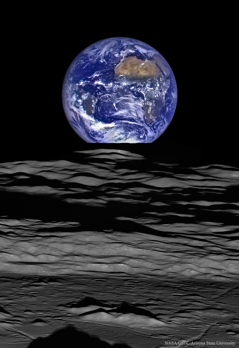 地球.Earthrise_LRO_960.jpg